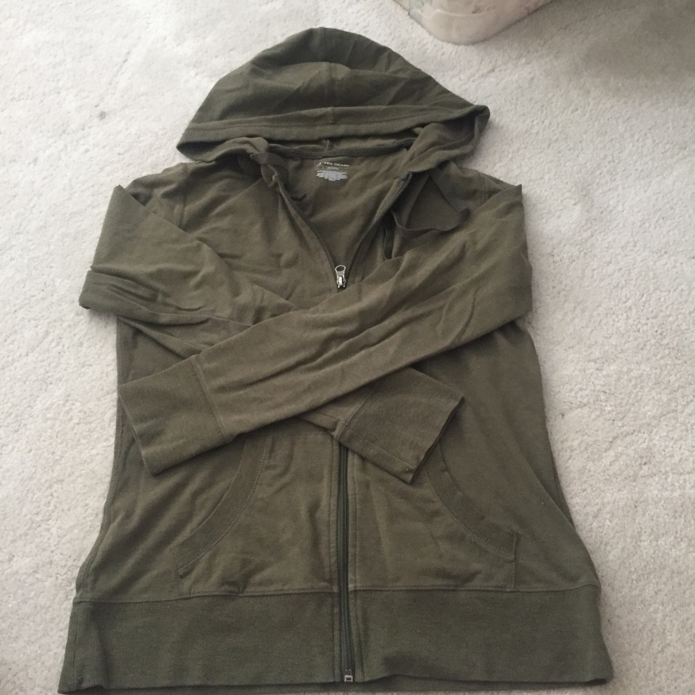 10 PIECES OF CLOTHES - Picture 5 of 8